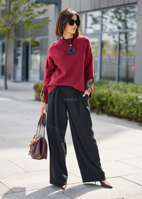 Sweter damski oversize w bordowym kolorze, z okrągłym dekoltem, asymetrycznym dołem