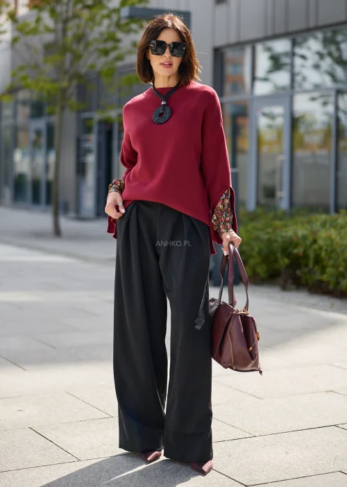 Sweter damski oversize w bordowym kolorze, z okrągłym dekoltem, asymetrycznym dołem