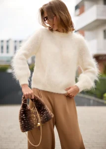 Sweter Fluffy Dream Śmietankowy 