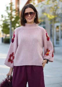 Sweter Retro Bloom Pudrowo Różowy 